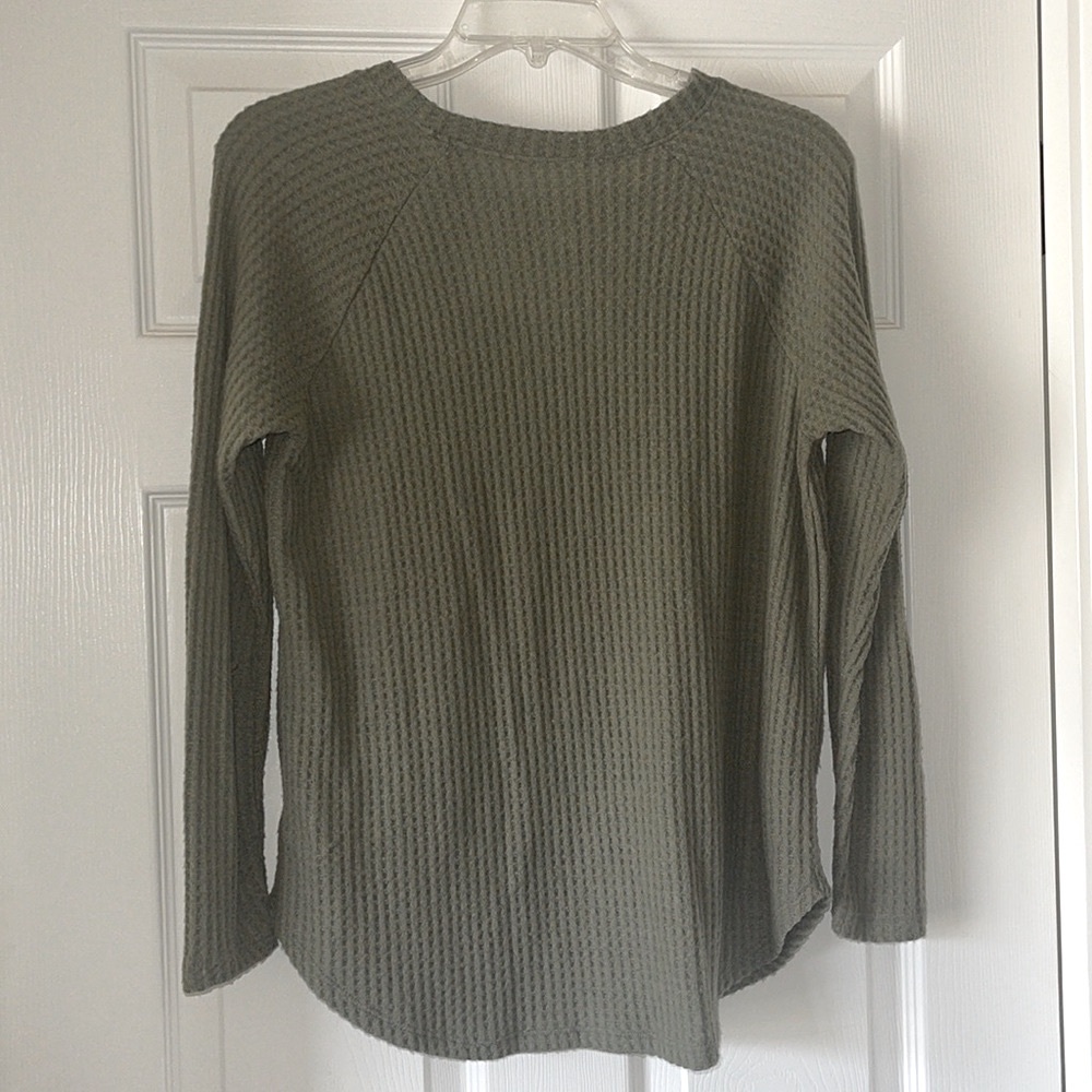 American Eagle Top - Picture 2 of 3